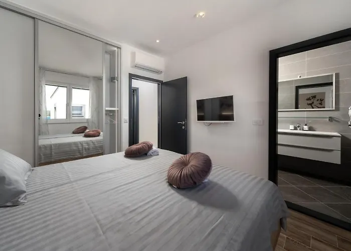 Дом отдыха Royal House 3 *