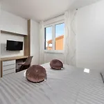 Royal House 3 度假居 Pašman