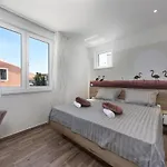 度假居 Royal House 3 *