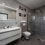 Royal House 3 度假居 *