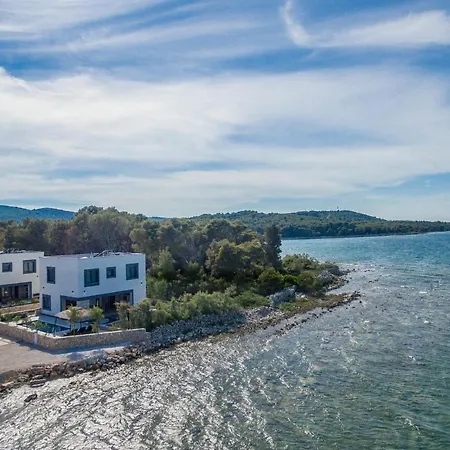 בית נופש Royal House 3 Pašman