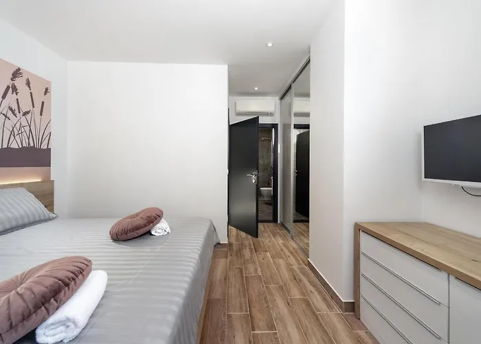 Royal House 3 בית נופש *