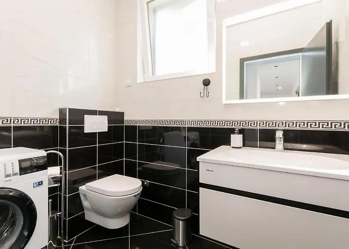 Royal House 3 * Pašman