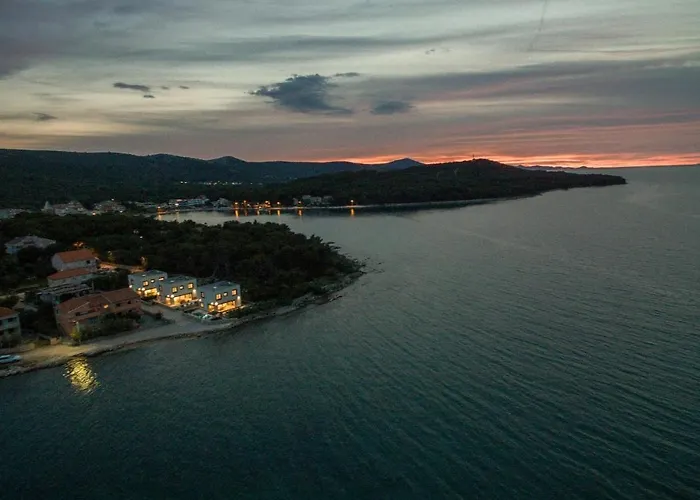 Royal House 3 Nyaraló Pašman